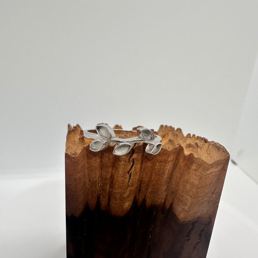 leaf ring