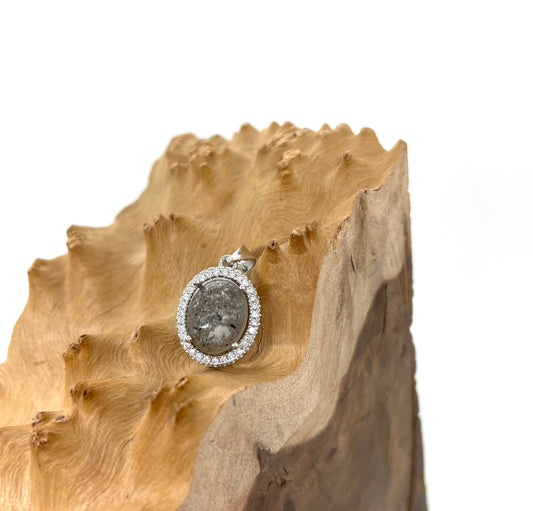 halo diamond pendant necklace
